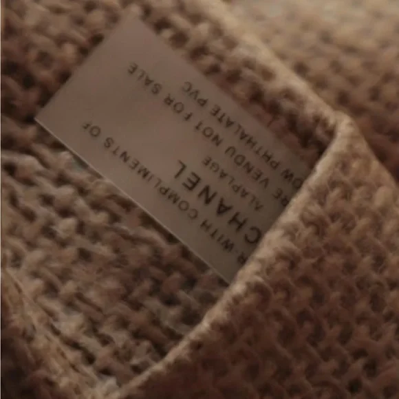 CHANEL burlap bag this is a VIP gift from Chanel approximately 12”x12”x6 - Picture 5 of 5